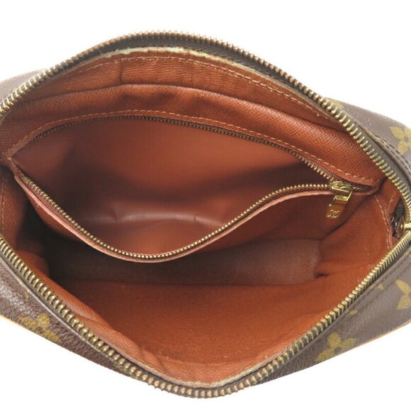 LOUIS VUITTON Brown Monogram Shoulder Bag - Picture 6 of 10